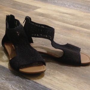 Black Size 9 1/2 American Eagle Sandals
